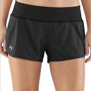 under armour heat gear black shorts